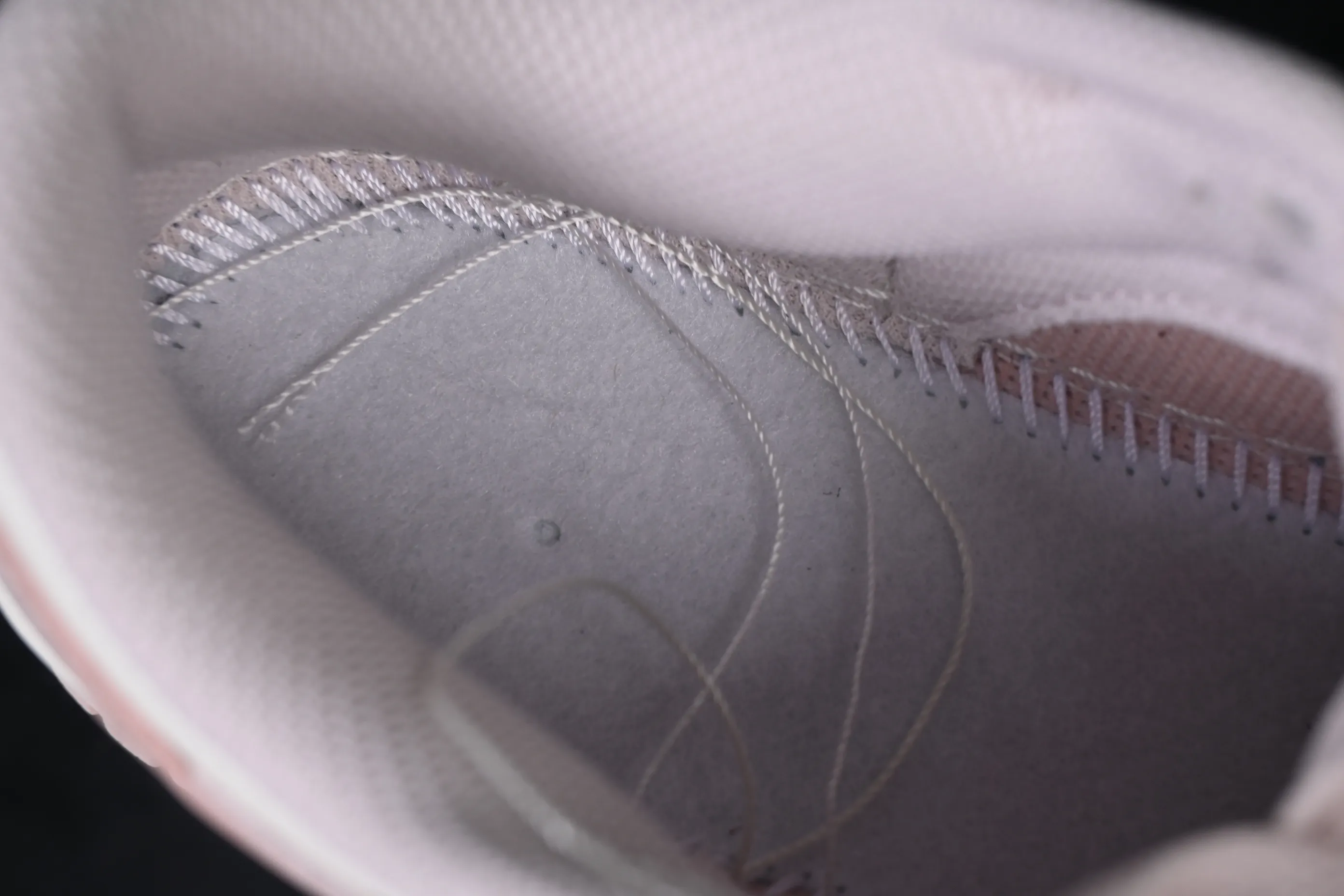 All categories Nk SB Dunk Series Nk SB Dunk Low High-end customized low-top sneakers Nike SB Dunk Low white and pink color low-top casual sneakers IM6572-602